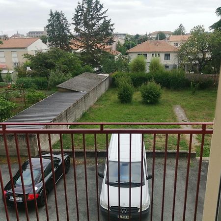 Chambre Dans Appartement A Niort Exterior foto